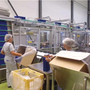 Denesting Rotary Plastic Cup Labeler