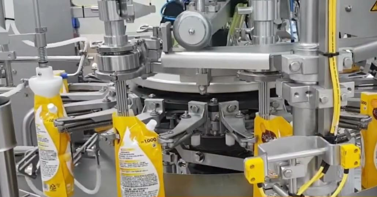 Automated Liquid Pouch Bagging Machine